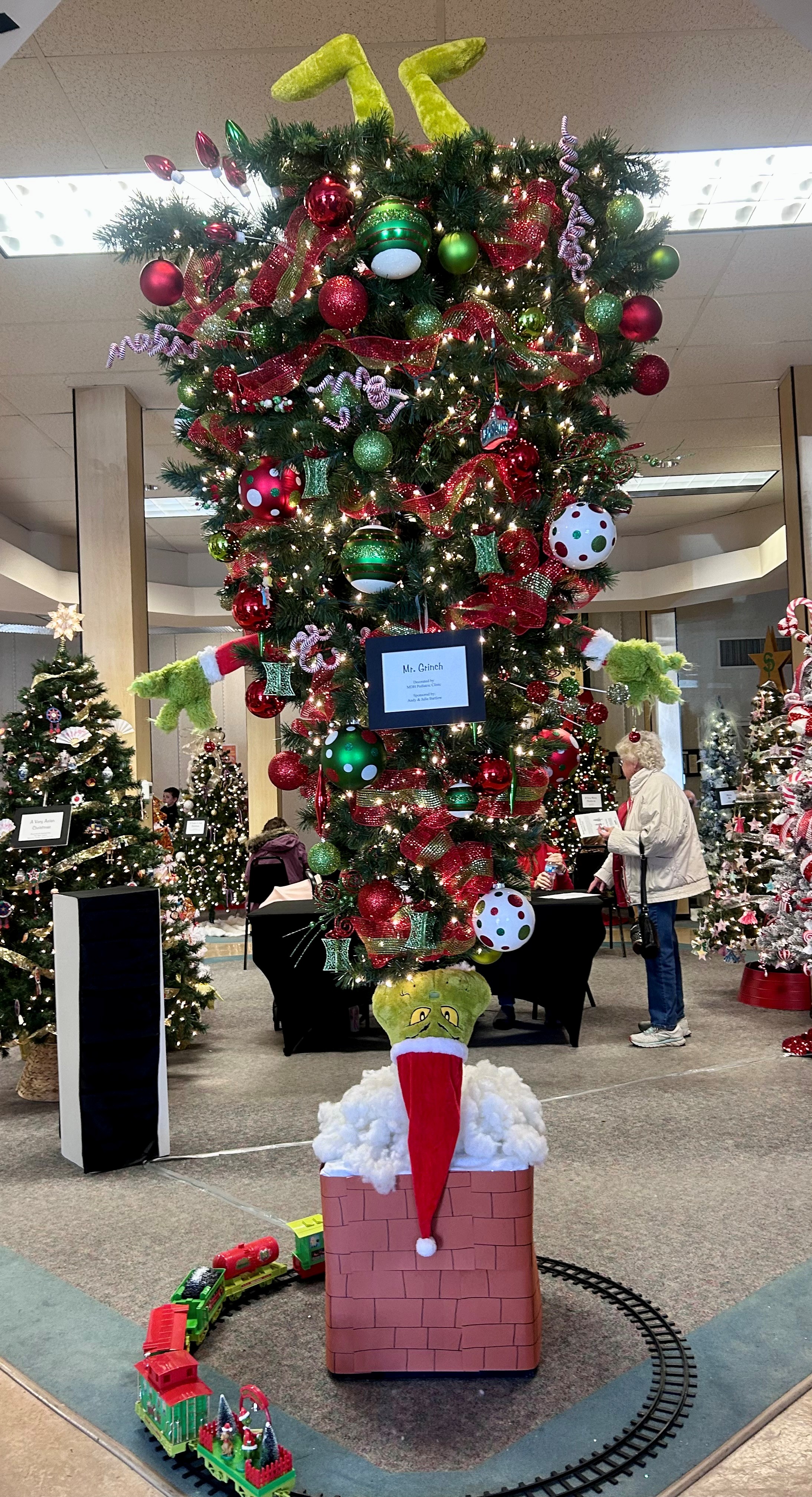 Grinch Decorated Tree