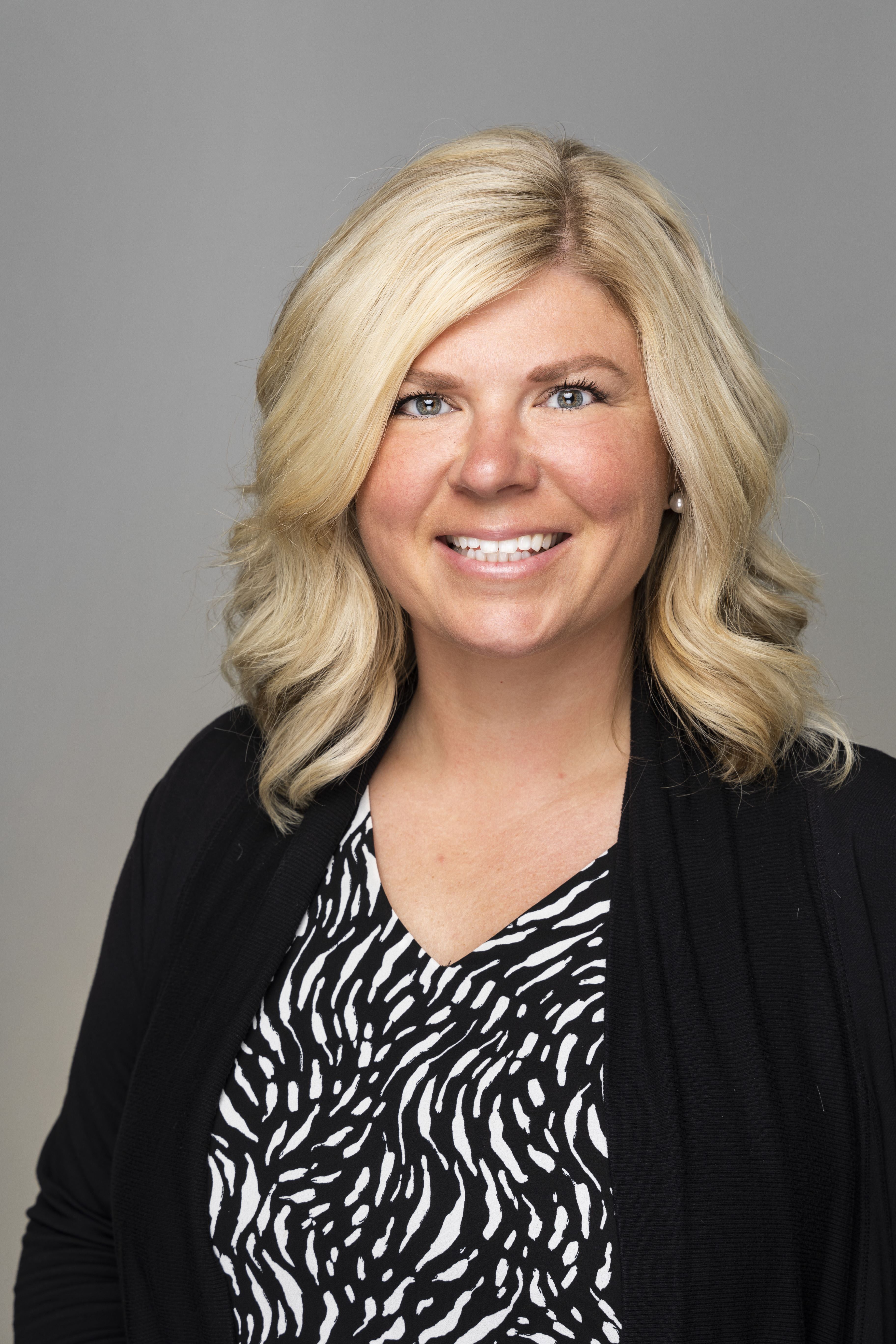 Emily Alden Headshot
